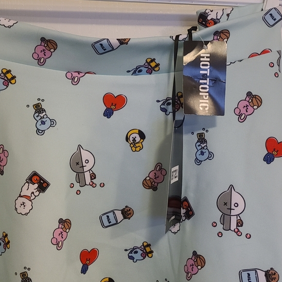 BT21 Skirt PLUS - Picture 2 of 2